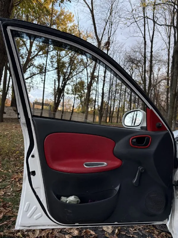 Продам zaz-daewoo 🔥 год выпуска:2002🔥 пробег, км:200.000 🔥 модификация:1.3мт 🔥 тип двигателя:газ/бензин🔥 коробка передач :механика 🔥 привод:передний🔥 тип кузова : легковой седан🔥 koмплeктaция: comfort🔥 цвет: белый🔥 в продаже zaz-daewoo на полном хожу, на автомобиле установлено газовое оборудование, так же авто работает и на бензине. поменян мотор, старый блок лежит в багажнике. установлена сигнализация с центральным замком. стоят красивые диски на хорошей резине. автомобиль на 180 учете, полное переоформление (стс, птс, дкп). установлена магнитола с хорошей музыкой. мотор-заводится с пол оборота, работает хорошо, не троит, не глохнет. кпп-все передачи включаются без хрустов, ничего не выбивает. салон в замечательном состоянии, был переделан под красный цвет, выглядит шикарно. ходовая в замечательном состоянии, едет мягко. так же имеется видео, по просьбе отправлю для более лучшего осмотра авто. цена:175.000 тысяч возможен пригон по договоренности. возможен обмен. номер для связи:+79495752024 - фотография - 10