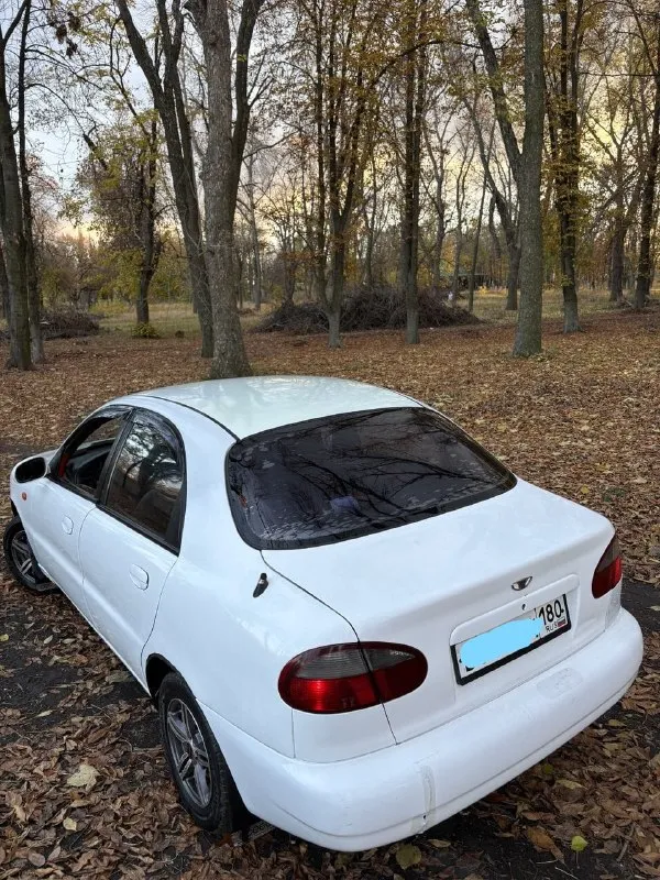 Продам zaz-daewoo 🔥 год выпуска:2002🔥 пробег, км:200.000 🔥 модификация:1.3мт 🔥 тип двигателя:газ/бензин🔥 коробка передач :механика 🔥 привод:передний🔥 тип кузова : легковой седан🔥 koмплeктaция: comfort🔥 цвет: белый🔥 в продаже zaz-daewoo на полном хожу, на автомобиле установлено газовое оборудование, так же авто работает и на бензине. поменян мотор, старый блок лежит в багажнике. установлена сигнализация с центральным замком. стоят красивые диски на хорошей резине. автомобиль на 180 учете, полное переоформление (стс, птс, дкп). установлена магнитола с хорошей музыкой. мотор-заводится с пол оборота, работает хорошо, не троит, не глохнет. кпп-все передачи включаются без хрустов, ничего не выбивает. салон в замечательном состоянии, был переделан под красный цвет, выглядит шикарно. ходовая в замечательном состоянии, едет мягко. так же имеется видео, по просьбе отправлю для более лучшего осмотра авто. цена:175.000 тысяч возможен пригон по договоренности. возможен обмен. номер для связи:+79495752024 - фотография - 6