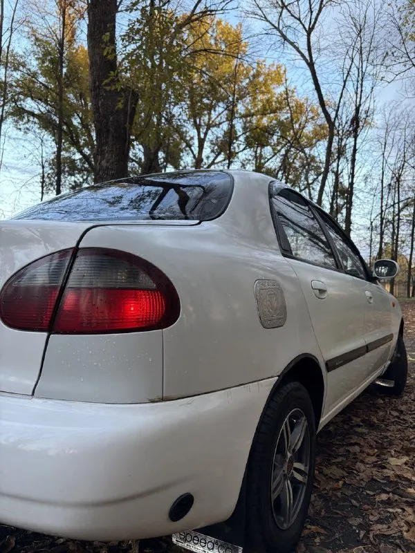 Продам zaz-daewoo 🔥 год выпуска:2002🔥 пробег, км:200.000 🔥 модификация:1.3мт 🔥 тип двигателя:газ/бензин🔥 коробка передач :механика 🔥 привод:передний🔥 тип кузова : легковой седан🔥 koмплeктaция: comfort🔥 цвет: белый🔥 в продаже zaz-daewoo на полном хожу, на автомобиле установлено газовое оборудование, так же авто работает и на бензине. поменян мотор, старый блок лежит в багажнике. установлена сигнализация с центральным замком. стоят красивые диски на хорошей резине. автомобиль на 180 учете, полное переоформление (стс, птс, дкп). установлена магнитола с хорошей музыкой. мотор-заводится с пол оборота, работает хорошо, не троит, не глохнет. кпп-все передачи включаются без хрустов, ничего не выбивает. салон в замечательном состоянии, был переделан под красный цвет, выглядит шикарно. ходовая в замечательном состоянии, едет мягко. так же имеется видео, по просьбе отправлю для более лучшего осмотра авто. цена:175.000 тысяч возможен пригон по договоренности. возможен обмен. номер для связи:+79495752024 - фотография - 9