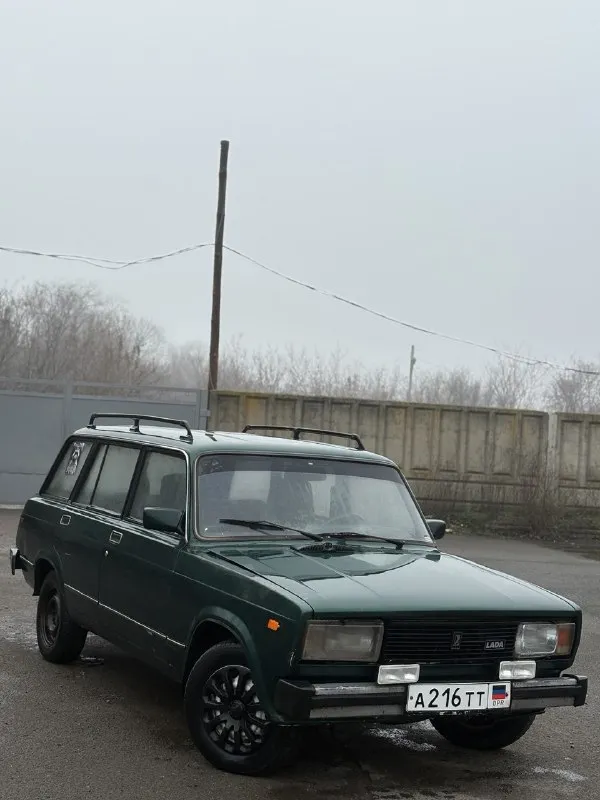 Продам ваз 21043 🔥 год выпуска:1992🔥 пробег, км:200.000 🔥 модификация:1.3мт 🔥 тип двигателя:бензин🔥 коробка передач :механика 5ступка 🔥 привод:задний🔥 тип кузова : легковой универсал🔥 koмплeктaция: comfort🔥 цвет: зеленый🔥 в продаже рабочая ласточка, на полном ходу. из последнего сделано:запчасти-антифриз, масло, фильтр, шланги на печку, прокладка клапанной крышки, рем вставка, проставки, резинки, резинки стабилизатора, шаровые 2,сайлетблоки рычагов, бублики, болт верхнего рычага, реактивные тяги, болты к ним,2 задних амортизатора, рем комплект полуось, колодки и тормозуха, шлифовка головы. мотор заводится с пол оборота, работает идеально, не троит, не глохнет. кпп-5 ступка, все передачи включаются, без хрустов, ничего не вылетает. салон в хорошем состоянии для своих лет. ходовая вся сделана полностью. свет-ксенон, все положения работают. так же имеется видео, по просьбе отправлю для более лучшего осмотра авто. цена:109.999 тысяч возможен пригон по договоренности. возможен обмен. номер для связи:+79495752024 - фотография - 2