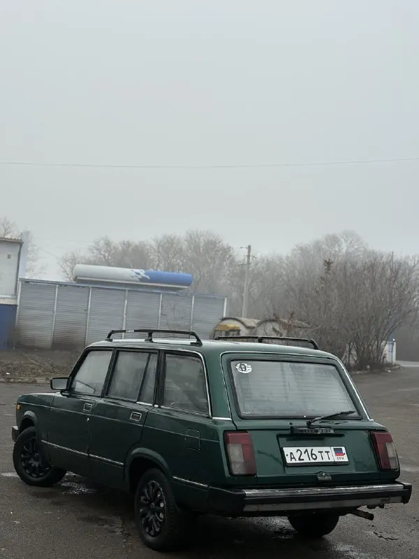 Продам ваз 21043 🔥 год выпуска:1992🔥 пробег, км:200.000 🔥 модификация:1.3мт 🔥 тип двигателя:бензин🔥 коробка передач :механика 5ступка 🔥 привод:задний🔥 тип кузова : легковой универсал🔥 koмплeктaция: comfort🔥 цвет: зеленый🔥 в продаже рабочая ласточка, на полном ходу. из последнего сделано:запчасти-антифриз, масло, фильтр, шланги на печку, прокладка клапанной крышки, рем вставка, проставки, резинки, резинки стабилизатора, шаровые 2,сайлетблоки рычагов, бублики, болт верхнего рычага, реактивные тяги, болты к ним,2 задних амортизатора, рем комплект полуось, колодки и тормозуха, шлифовка головы. мотор заводится с пол оборота, работает идеально, не троит, не глохнет. кпп-5 ступка, все передачи включаются, без хрустов, ничего не вылетает. салон в хорошем состоянии для своих лет. ходовая вся сделана полностью. свет-ксенон, все положения работают. так же имеется видео, по просьбе отправлю для более лучшего осмотра авто. цена:109.999 тысяч возможен пригон по договоренности. возможен обмен. номер для связи:+79495752024 - фотография - 6