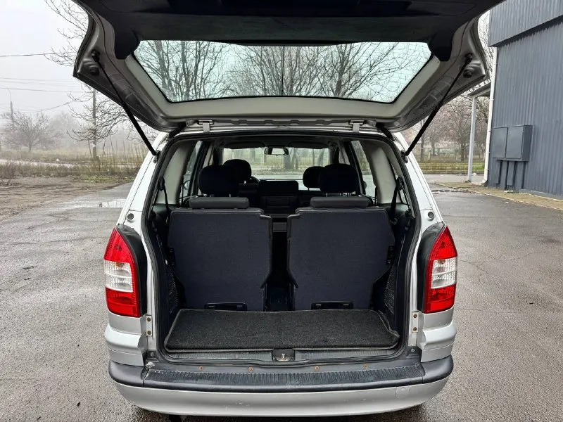 Opel zafira a cng 2005 года выпуска 1.6 бензин/газ метан заводской 193.000 км пробег механика 1 владелиц, в 2018 году пригнали из германии авто не бито все стекла заводские включая лобовое состояние огонь цена:570.000 руб. торг у капота все интересующиеся вопросы по тел отвечу либо при встречи +79493829905 - фотография - 7