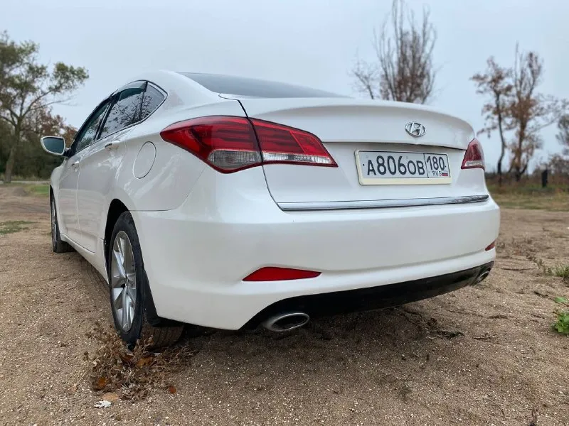 Hyundai i 40 2016 год автомат 2.0 все работает исправно юридически чиста задиров нет масло 5w 30 не расходует по ходовой по мелочи салон и лкп в нормальном состоянии обута в зимние сапоги цена 890т торг присутствует +79498444328 - фотография - 6