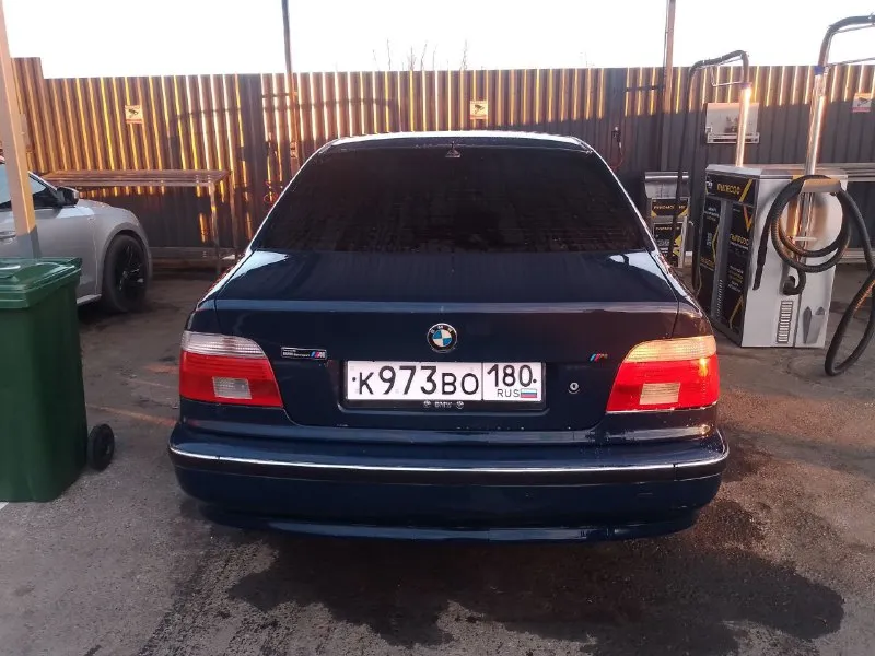 Продам bmw е39 96г 420₽ хороший торг салон кожа целый не порван двигатель 2л м52 коробка механика хорошая летняя резина обслужена новые диски тормозные, колодки, фильтра масло есть мелкие косяки не гнилая ! выглядит хорошо окуратно находиться пгт старобешево +79494059383 📲 tg: @lov4ecy 📞 звоните: +7(949)4059383 - фотография - 7