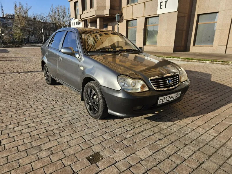 Geely ck 2012г 1,5 бензин мкпп 217 т км авто на полном уверенном ходу. технически в хорошем состоянии. мотор, коробка, ходовка, электрика- все в норме. без дтп, в родном окрасе, стекла родные. передний бампер только менян. 200т руб 9495213411 - фотография - 3