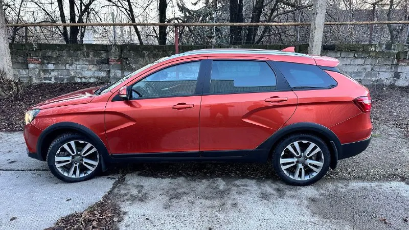 Lada vesta sw cross 2019 года выпуска продам авто, я второй владелец состояние отличное, и техника и кузов! весь автомобиль в родном окрасе. двигатель обьемом 1.8 л. , 122 л. с. пробег: 58000 (родной) цвет: оранжевый ( очень красивый ) преимущества: ☑️ - техническое состояние без нареканий, обслужен ( поменян грм) ☑️ - вместительный салон и багажник ✅ литые диски со свежими шинами летние и зимние, на одинаковом родном литье, с минимальным пробегом. ☑️ самая максимальная комплектация: ⚡климат-контроль ⚡датчик дождя ⚡датчик света ⚡помощь при трогает в гору ⚡электроcтeклoпoдъeмники все ⚡элeктpoрeгулиpовкa зeркaл с обогревом ⚡камера заднего вида ⚡управление на руле (мультируль) ⚡круиз-контроль ⚡обогрев сидений передних и задних ⚡обогрев лобового стекла цена 1290000, +79495258577 донецк - фотография - 4