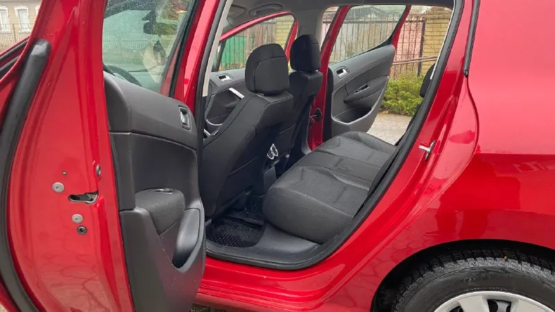 🔥peugeot 308🔥 год выпуска: 2009 тип двигателя: бензиновый, 1.6 пробег: 209 000 км (оригинальный) коробка передач: автоматическая комплектации: • датчики света/дождя • электрорегулировка зеркал • электроподъёмники • круиз-контроль • климат-контроль • мультируль • led-фары • двухстороняя сигнализация цена: 585 000 ₽ автомобиль в отличном состоянии, все системы работают. готов к проверке. юридически чист, без обременений. вопросы по телефону: +7-949-41-55-434. возможен торг. - фотография - 6