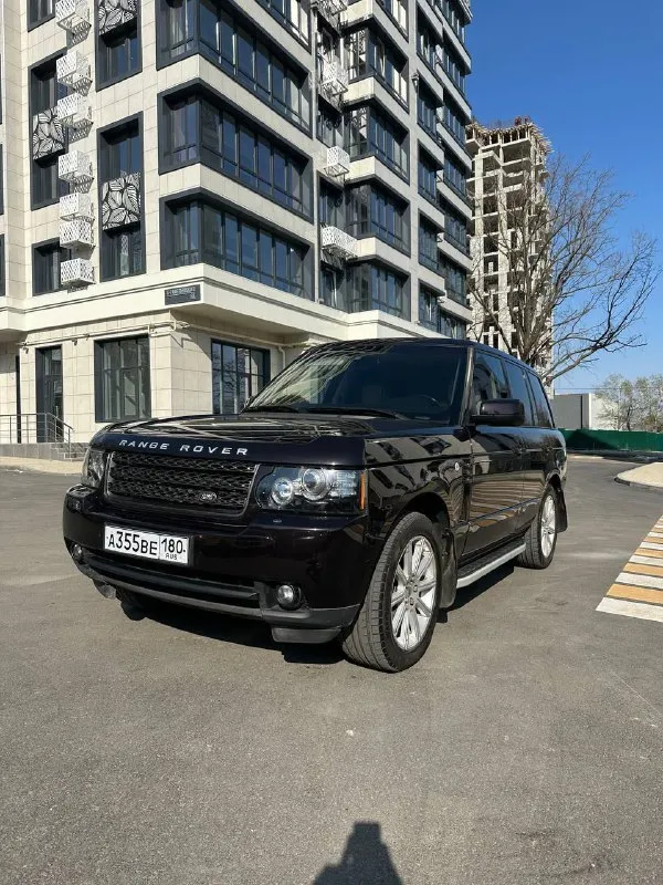 В продаже range rover 2012 г. в. 4,4 дизель, 313 л. с. богатая комплектация: пневмоподвеска, белый кожаный салон, подогревы и вентиляция сидений, подогрев руля, harman kardon, webasto, r 20, новая резина, люк, 2 ключа, запуск кнопкой, автомобиль в отличном техническом и внешнем состоянии. цена: 2.5 млн. руб. тел: +79497098774 - фотография - 3