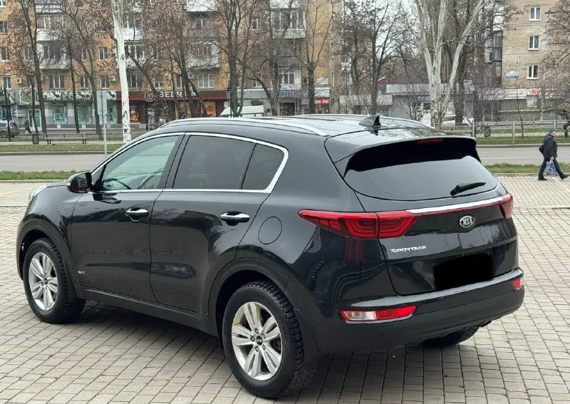 Продам киа спортейдж 2017год не бит не крашена у машины один хозяин с автосалона мотор 2.0самы надёжны и без проблем масло не есть полный привод работает электро ручник подогрев всех сидений дав ключа сервисная книга все чеки есть на то новая зимняя резина шипованая машины на твёрдую петерку сель и поехал все вопросы по телефону пишите звоните !! цена 1.950.000₽торг +79494676594 - фотография - 3