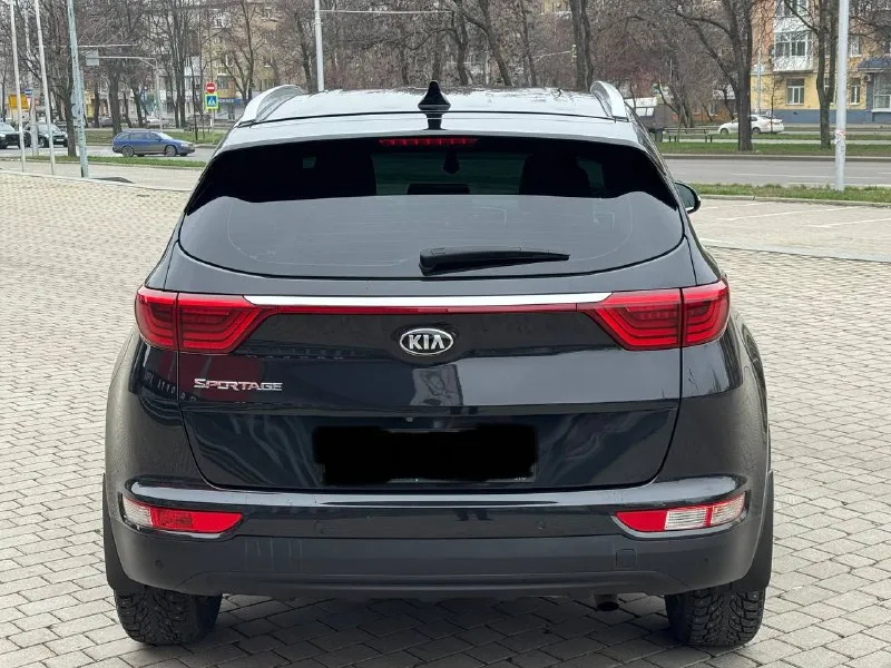 Продам киа спортейдж 2017год не бит не крашена у машины один хозяин с автосалона мотор 2.0самы надёжны и без проблем масло не есть полный привод работает электро ручник подогрев всех сидений дав ключа сервисная книга все чеки есть на то новая зимняя резина шипованая машины на твёрдую петерку сель и поехал все вопросы по телефону пишите звоните !! цена 1.950.000₽торг +79494676594 - фотография - 4