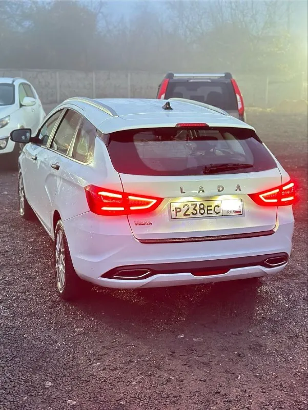 ⚪⚪⚪веста св⚪⚪⚪ ✅регистрация конец 2024г ✅пробег 44 000км ✅на гарантии🔥🔥🔥 ✅без дтп, вся в родне ✅сделан антикор ✅сделана шумовиброизоляция🔥🔥 ✅покупали с допами за 1850 000руб причина продажи, переход на класс выше 🔥🔥цена 1450 000руб🔥 торг у авто возможна продажа в кредит осмотр шахтерск ❌❌+79493905918❌❌❌ - фотография - 3