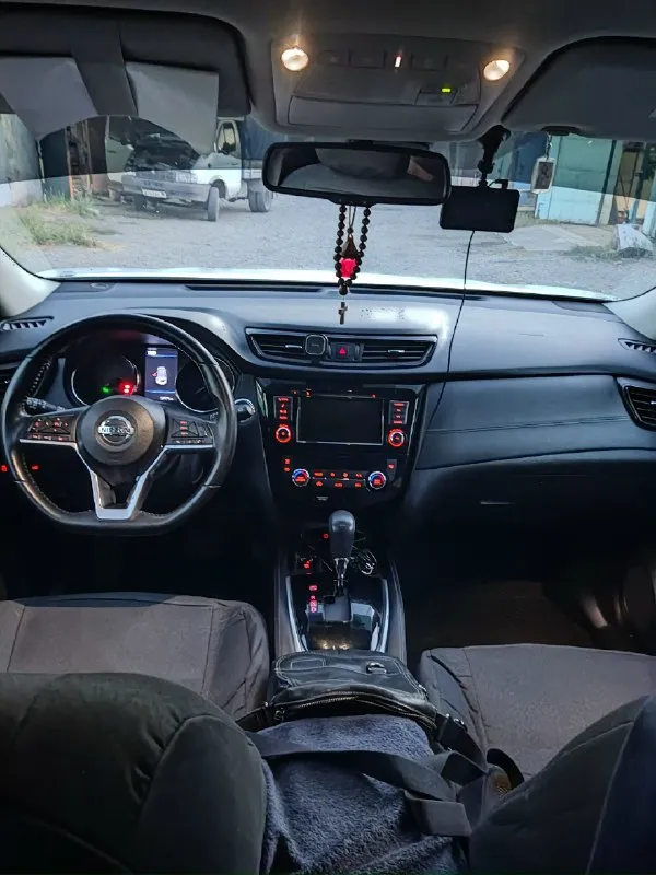 Продам машина nissan хтрейл 2021г в. дв 2.0 пробег родной 62 тыс. км. находу каждый день. акпп. бесключевой доступ кнопка старт стоп круиз контроль подогрев передних сидений парктроник двухзонный климат-контроль, обогрев лобового стекла эл ручник, мульти руль датчик света и дождя. цена 2🍋300тыс. тел +79493126415г. енакиево. возможен обмен. 📞 звоните: +7(949)3126415 - фотография - 5