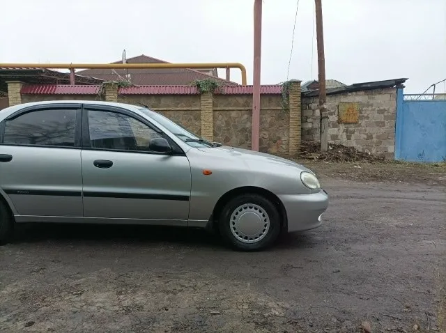 Продам daewoo ланос 2008 год 1.5 газ/бензин пробег 180т польской сборки машина в хорошем состоянии вложений не требует вообще документы в полном порядке переоформление без проблем осмотр макеевка цена 280т телефон для связи +79494905589 📞 звоните: +7(949)4905589 - фотография - 3