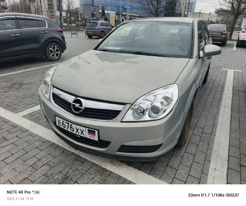 Opel vectra c, 1,8, бензин, ручная кпп, 2006 г. в., 261000 км. 650000 р. продаю свой автомобиль. использовался для повседневных поездок, заправка исключительно не ниже 95 бензина. замена моторного масла проводилась не превышая регламента - 7000 км. , качественное. последние полгода многое заменено по ходовой части, замена подушек двигателя, радиатора охлаждения и кондиционера (последний год автомобиль обслуживался на сто, история заказ/нарядов имеется). обслужен гур и рулевая рейка. повышен клиренс проставками, не в ущерб сход/развалу: спереди - 2,0 см. , сзади - 1,8 см. заменено лобовое стекло этим летом из-за обилия сколов на старом. машина не "на коленях". из недостатков - некачественно произведен ремонт в области фиксации ограничителя открывания водительской двери к передней стойке. не избавляюсь. даже продавать жалко, но выбор пал на другой автомобиль (уже приобретен). торг только реальному покупателю. также есть на продажу два комплекта колес на литых дисках. н. т.: 📞 звоните: +7(949)3197847 - фотография - 2