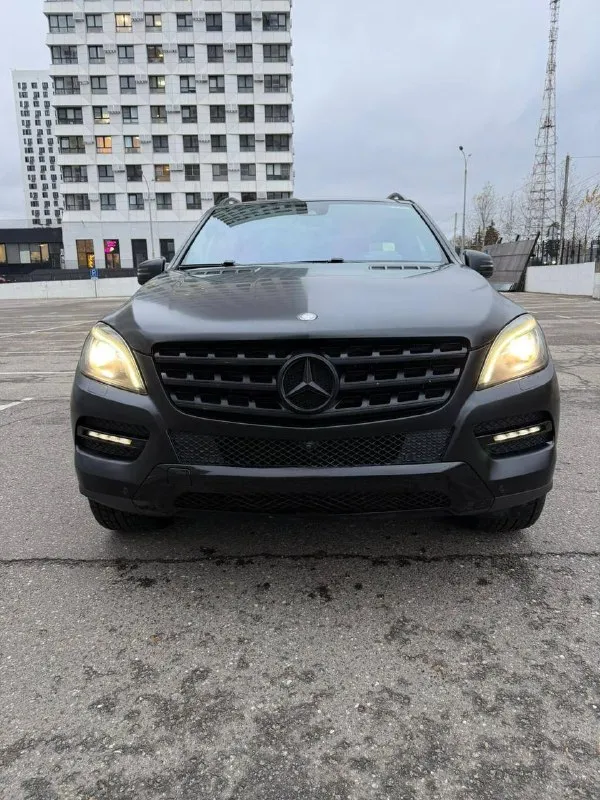Продам mercedes мл 166 2014 год 253 тысячи пробега на самой жирной комплектации весь в родной краски... - фотография