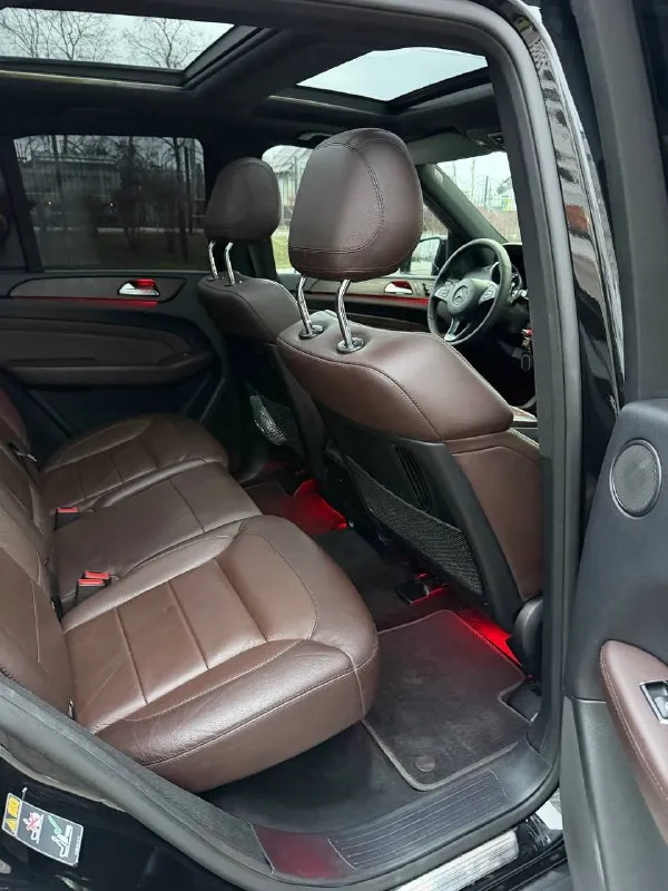 Продам mercedes мл 166 2014 год 253 тысячи пробега на самой жирной комплектации весь в родной краски, без рыжиков сделан антихром и проклеен в матовую броне пленку стоит дорогая музыка стоимостью 500 тысяч, играет очень хорошо сделан чип тюнинг сейчас в нем 300 л. с колеса 21 радиус стоит есть зима и лето по ходовой и другим агрегатам нареканий нет пневма обслужена цена 3 млн, торг есть +79493890594 📞 звоните: +7(949)3890594 - фотография - 7