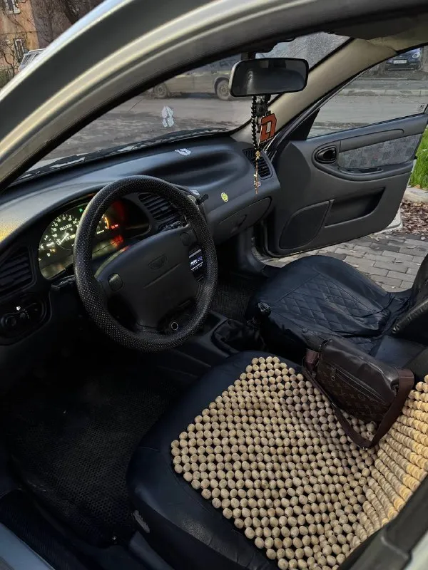 Продам свой личный автомобиль daewoo lanos 2005 года мой первый автомобиль, следил и обсуживал бережно и вовремя 1.5 газ/бензин (газ евро2, на газу глохнет) двигатель после капиталки 20.000км назад комплектация se гидроусилитель руля + кондиционер (кондер надо сделать, ролик и ремень новый) обслуживалась только оригинальными запчастями или хорошими аналогами новая зимняя резина 24 года купил неделю назад диски титаны хорошая музыка с сабом на 50 тыс руб штрафов, запретов нет, я хозяин днище, пороги, двери обработаны хороший аккумулятор печка работает есть список, фото что делалось в машине за 1.5 года владения всё покажу и расскажу подробно при осмотре! машина никогда не подводила за 1.5 года, езжу каждый день ходовая, тормоза обслужены, ничего не стучит не гремит есть моменты по кузову машина не идеал! за 200-250 не отдам, с продажей не спешу торг у капота никто не отменял! 365.000р +79494189303 📞 звоните: +7(949)4189303 - фотография - 3