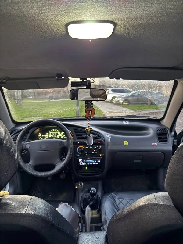 Продам свой личный автомобиль daewoo lanos 2005 года мой первый автомобиль, следил и обсуживал бережно и вовремя 1.5 газ/бензин (газ евро2, на газу глохнет) двигатель после капиталки 20.000км назад комплектация se гидроусилитель руля + кондиционер (кондер надо сделать, ролик и ремень новый) обслуживалась только оригинальными запчастями или хорошими аналогами новая зимняя резина 24 года купил неделю назад диски титаны хорошая музыка с сабом на 50 тыс руб штрафов, запретов нет, я хозяин днище, пороги, двери обработаны хороший аккумулятор печка работает есть список, фото что делалось в машине за 1.5 года владения всё покажу и расскажу подробно при осмотре! машина никогда не подводила за 1.5 года, езжу каждый день ходовая, тормоза обслужены, ничего не стучит не гремит есть моменты по кузову машина не идеал! за 200-250 не отдам, с продажей не спешу торг у капота никто не отменял! 365.000р +79494189303 📞 звоните: +7(949)4189303 - фотография - 5