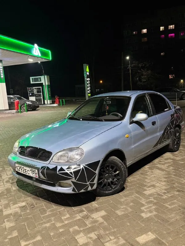 Продам свой личный автомобиль daewoo lanos 2005 года мой первый автомобиль, следил и обсуживал бережно и вовремя 1.5 газ/бензин (газ евро2, на газу глохнет) двигатель после капиталки 20.000км назад комплектация se гидроусилитель руля + кондиционер (кондер надо сделать, ролик и ремень новый) обслуживалась только оригинальными запчастями или хорошими аналогами новая зимняя резина 24 года купил неделю назад диски титаны хорошая музыка с сабом на 50 тыс руб штрафов, запретов нет, я хозяин днище, пороги, двери обработаны хороший аккумулятор печка работает есть список, фото что делалось в машине за 1.5 года владения всё покажу и расскажу подробно при осмотре! машина никогда не подводила за 1.5 года, езжу каждый день ходовая, тормоза обслужены, ничего не стучит не гремит есть моменты по кузову машина не идеал! за 200-250 не отдам, с продажей не спешу торг у капота никто не отменял! 365.000р +79494189303 📞 звоните: +7(949)4189303 - фотография - 8