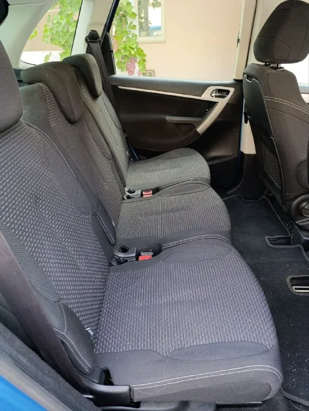 🚗citroen c4 picasso ✅ год : 2010 💵 цена : 900.000 руб ✅ тип кпп: робот ✅пробег : 117 тысяч км ✅ объём : 1.6 (156 л. с.) комплектация : ✳️ климат контроль, парктроник, подогрев передних сидений, подогрев зеркал, автоскладывание легкосплавные диски r17 противотуманные фары 4- стеклоподъёмника. два комплекта ключей автомобиль полностью обслужен и вложений не требует. двигатель без нареканий, коробка не пинается, переключает плавно. юридически чист. поставлен на российский учет. машина без дтп. кузов оцинкованный. я собственник !!! 📱 🇷🇺 +79490739609 📞 звоните: +7(949)0739609 - фотография - 3