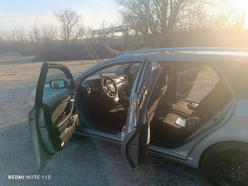 Продам от собственника toyota avensis 2004 года 1,8 бензин/газ мкпп. пробег:178500 км. я один хозяин в стс и птс. газ установили в прошлом году, но езжу на бензине. газ и прицепное вписан в стс. эксплуатация бережная. масло с фильтрами, свечи, передние торм. диски и колодки и задние колодки 1500 км. назад поменяны. все стекла родные, не бита и не крашена, вся в заводе. мульти руль, подогрев заднего стекла, зеркал и сидений, abs, esp, блочок для блютуз и флеш карт, подсоединён в штатный разъем магнитолы, оптика линзованая с завода, складывание зеркал, климат контроль,4 электростеклоподъемника, резина зима и лето, ковры зима и лето, два ключа. авто в идеальном состоянии, таких мало осталось. цена: 995000 тыс. руб. торг. макеевка. тел :+79493179027,там же telegram, max. 📞 звоните: +7(949)3179027 - фотография - 6