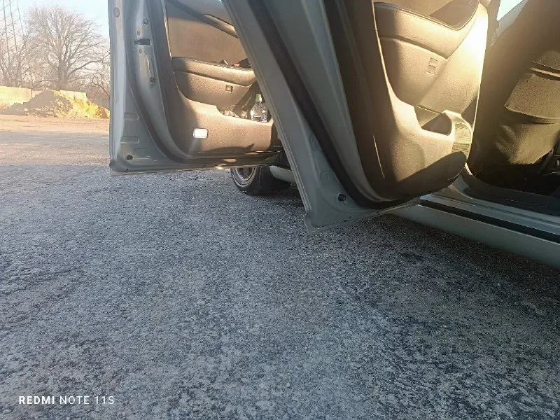 Продам от собственника toyota avensis 2004 года 1,8 бензин/газ мкпп. пробег:178500 км. я один хозяин в стс и птс. газ установили в прошлом году, но езжу на бензине. газ и прицепное вписан в стс. эксплуатация бережная. масло с фильтрами, свечи, передние торм. диски и колодки и задние колодки 1500 км. назад поменяны. все стекла родные, не бита и не крашена, вся в заводе. мульти руль, подогрев заднего стекла, зеркал и сидений, abs, esp, блочок для блютуз и флеш карт, подсоединён в штатный разъем магнитолы, оптика линзованая с завода, складывание зеркал, климат контроль,4 электростеклоподъемника, резина зима и лето, ковры зима и лето, два ключа. авто в идеальном состоянии, таких мало осталось. цена: 995000 тыс. руб. торг. макеевка. тел :+79493179027,там же telegram, max. 📞 звоните: +7(949)3179027 - фотография - 7