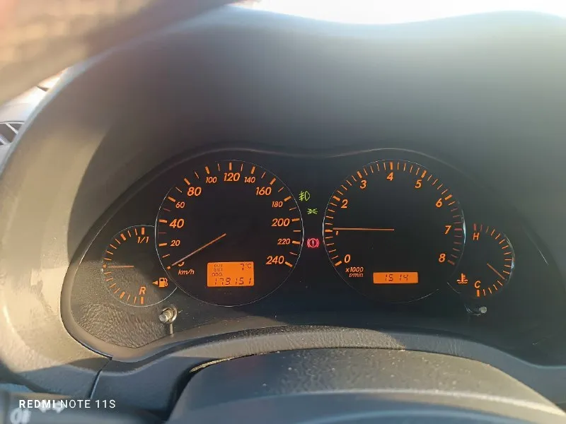 Продам от собственника toyota avensis 2004 года 1,8 бензин/газ мкпп. пробег:178500 км. я один хозяин в стс и птс. газ установили в прошлом году, но езжу на бензине. газ и прицепное вписан в стс. эксплуатация бережная. масло с фильтрами, свечи, передние торм. диски и колодки и задние колодки 1500 км. назад поменяны. все стекла родные, не бита и не крашена, вся в заводе. мульти руль, подогрев заднего стекла, зеркал и сидений, abs, esp, блочок для блютуз и флеш карт, подсоединён в штатный разъем магнитолы, оптика линзованая с завода, складывание зеркал, климат контроль,4 электростеклоподъемника, резина зима и лето, ковры зима и лето, два ключа. авто в идеальном состоянии, таких мало осталось. цена: 995000 тыс. руб. торг. макеевка. тел :+79493179027,там же telegram, max. 📞 звоните: +7(949)3179027 - фотография - 9