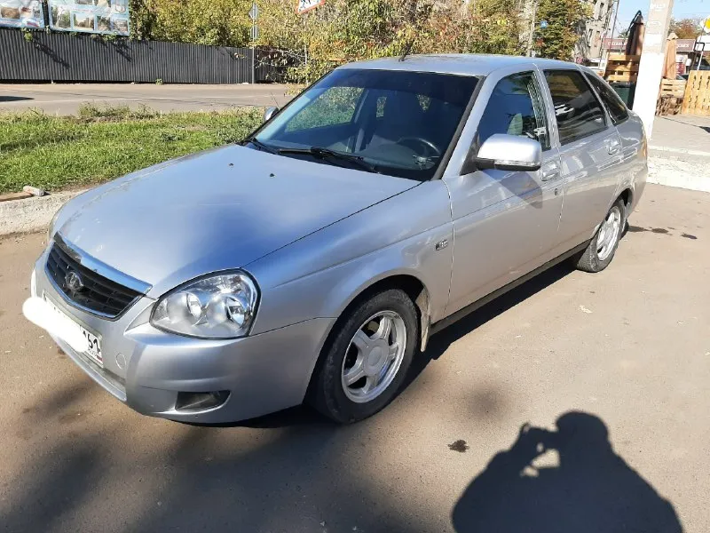 Автор ваз приора люкс se 2012 год в отличном состоянии!!!! не чего не варилось все родное что устанавливал завод !!! !автомобиль на полном рабочем ходу ! ходовая все отлично ! не стучит не грымит ! двигатель всё отлично!уровень масла от замены до замены? все нормально! кондиционер работает исправно и отлично 👍!! подогрев сидений спинок, музыка работает флешка диск, блитуз громкая связь, машина обработана з завода на антикорозийность, бешшумка по дверям и кузову ! новые ролики грм ремень помпа, за машиной был очень аккуратный уход ! зимой выезжал очень редко, заводская тонировка стёкол с зеленинкой, , абс тормозной системы!! двигатель резвый шустрый и экономный ! без капризов, от 4 до 5литров на 100 км пробега ! по этим ценам на бензин, машинка хозяйская, экономная, доступная по ценам и запчастям, подогрев стёкол зад перед и боковых зеркал !!! авто включения света, датчик дождя с камерой, две подушки безопасности, электро привод руля, центральный замок сигнализация, двига 📞 звоните: +7(949)4259538 - фотография - 4