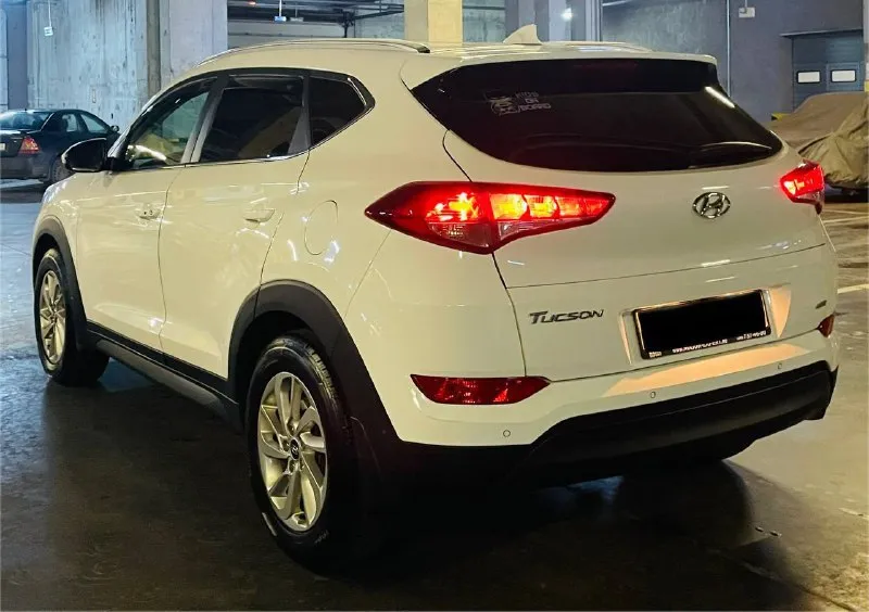 Очень срочная продажа цена снижена 🎁 в продаже крассовер комфортный удобный hyundai tucson рейсталинг lux max эксплуатация с 2018 года двигатель 2.0 бензин коробка автоматическая пробег родной 145 тыс км. автомобиль в идеальном состоянии супер !!! в ближайшем времени не требует вложений !!! кузов весь в заводском окрасе в оригинале !!! стёкла все оригинальные включая лобовое !!! пред максимальная комплектация, бесключевой доступ start-stop ухоженный кожаный салон, датчики света, и дождя, подогревы всех сидений, подогрев зеркал и стекл, подогрев руля мульти рул полный электропакет, большая мультимедиа, блютус громкая связь, новые летние шины, два пульта два ключа, и очень многое другое ! с документами полный порядок, могу присутствовать в мрэо для, полного переоформления, автотека полностью зелень 🌿 г. донецк осмотр договоренности. ‼️цена 2099:000🍋‼️ таких авто единицы достойный в оригинале цена 📲 tg: уважаемый 📞 звоните: +7(949)3969855 - фотография - 4