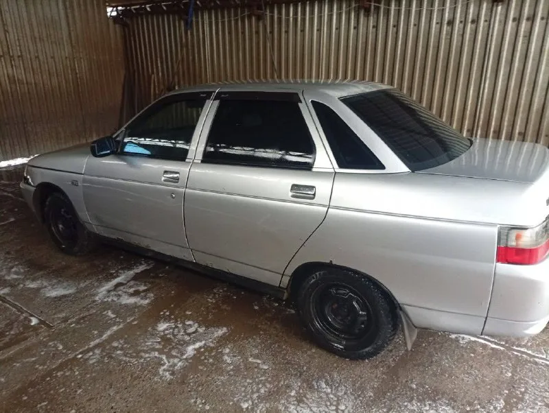 Продам ваз 2110,2006 год, по технике вопросов нет, дно стаканы в нормальном состоянии, по коробке и мотору вопросов нет 8ми клоп, с документами полный порядок, полное переоформление цена:255.000 реальному покупателю хороший торг +79497284252 📞 звоните: +7(949)7284252 - фотография - 4