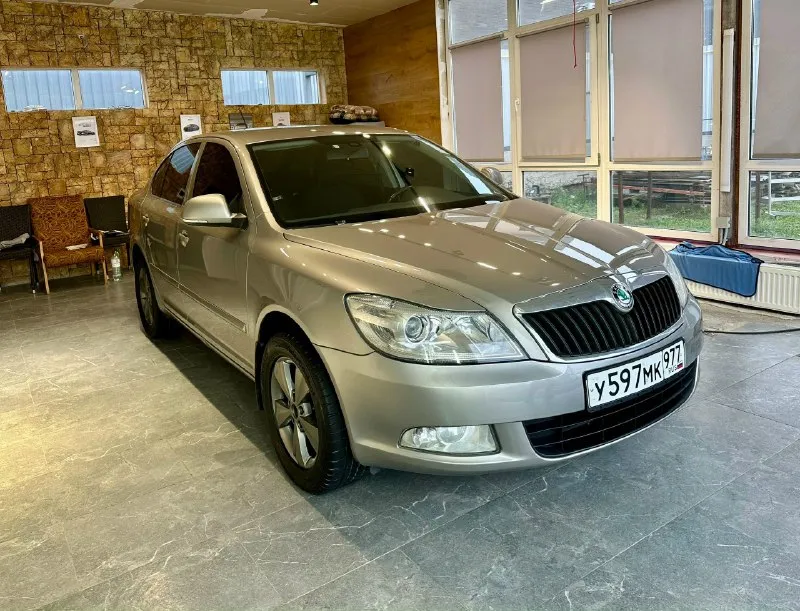 Skoda octavia 📆 год выпуска: 2013 ⚙️ мотор: 1.8 бензин 🕹 тип кпп: полноценный автомат 📈пробег: 249 т... - фотография