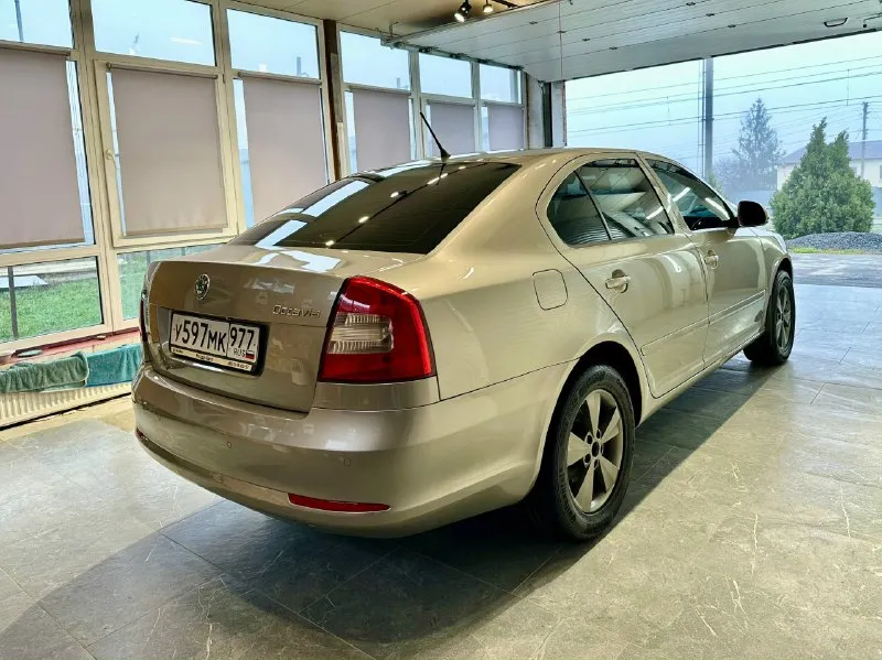 Skoda octavia 📆 год выпуска: 2013 ⚙️ мотор: 1.8 бензин 🕹 тип кпп: полноценный автомат 📈пробег: 249 тыс. км. 📍донецк. 🖌 описание: ✅ мотор шикарный, акпп без пинков. ✅ тех. часть в отличном состоянии. ✅ кузов в родном окрасе! салон состояние нового авто! зеленая автотека! 2 легких дтп на парковке по бамперам, бампера даже не меняли, фото есть! комплектация: круиз-контроль, двухзонный климат-контроль, 4 стеклоподъемника, подогрев сидений, датчик света, датчик дождя, электрозеркала! 2 ключа! автомобиль по технической части полностью исправен все работает в штатном режиме ! полностью обслужен! сел и поехал! любые проверки! 💰цена - 1.1 млн 💰торг при осмотре🤝 📲 +7 (949) 308-35-53 владислав 📞 звоните: +7(949)3083553 - фотография - 2