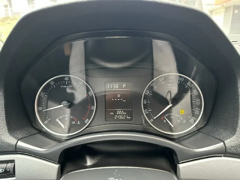 Skoda octavia 📆 год выпуска: 2013 ⚙️ мотор: 1.8 бензин 🕹 тип кпп: полноценный автомат 📈пробег: 249 тыс. км. 📍донецк. 🖌 описание: ✅ мотор шикарный, акпп без пинков. ✅ тех. часть в отличном состоянии. ✅ кузов в родном окрасе! салон состояние нового авто! зеленая автотека! 2 легких дтп на парковке по бамперам, бампера даже не меняли, фото есть! комплектация: круиз-контроль, двухзонный климат-контроль, 4 стеклоподъемника, подогрев сидений, датчик света, датчик дождя, электрозеркала! 2 ключа! автомобиль по технической части полностью исправен все работает в штатном режиме ! полностью обслужен! сел и поехал! любые проверки! 💰цена - 1.1 млн 💰торг при осмотре🤝 📲 +7 (949) 308-35-53 владислав 📞 звоните: +7(949)3083553 - фотография - 8