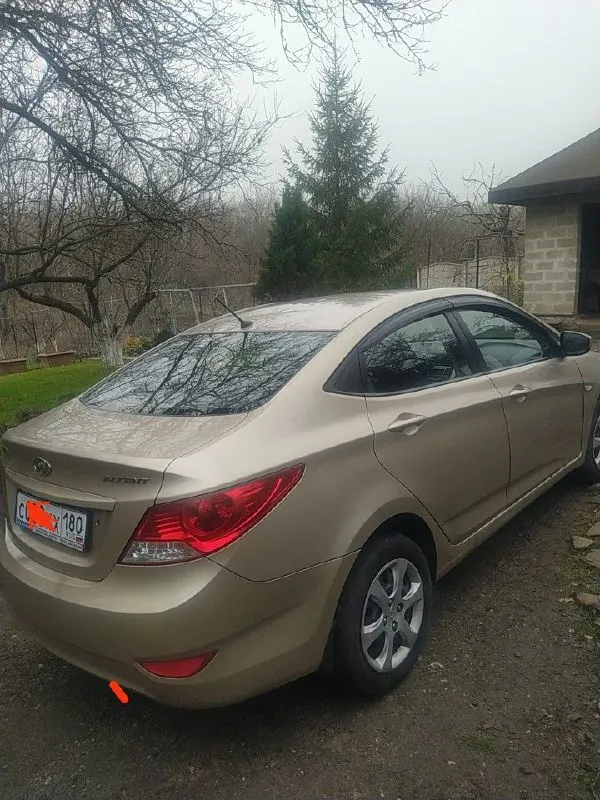Продам hyundai accent, год выпуска 2012. один хозяин, собственник. двигатель 1,4. кпп: механика. пробег 208 тысяч. есть газ, внесён в птс. без дтп. цена 600 000 ₽. возможен торг +79493670890 📲 tg: андрей 3017 📞 звоните: +7(949)3670890 - фотография - 2
