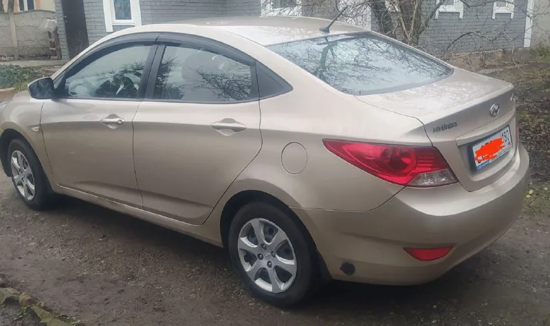 Продам hyundai accent, год выпуска 2012. один хозяин, собственник. двигатель 1,4. кпп: механика. пробег 208 тысяч. есть газ, внесён в птс. без дтп. цена 600 000 ₽. возможен торг +79493670890 📲 tg: андрей 3017 📞 звоните: +7(949)3670890 - фотография - 3