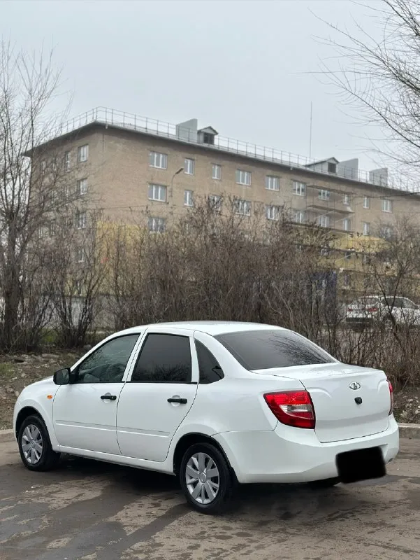 ✅продам гранту\ ваз granta✅ ✅ ваз гранта/ ваз granta✅ год: 2015г ( эксплуатация с 2016г ) : 1.6 8w пробег: 153.000 км цвет: белый комплектация: эур, abs, подогрев заднего стекла, стеклоподъемники, центральный замок, 2 ключа, резина лето/зима. описание: автомобиль без дтп, без рыжиков, коробка работает идеально, вся техническая часть работает идеально, не дымит, не троит, не пинается, машина вся обслужена. г. луганск цена: 459.000 торг +79595000001 📞 звоните: +7(959)5000001 - фотография - 5