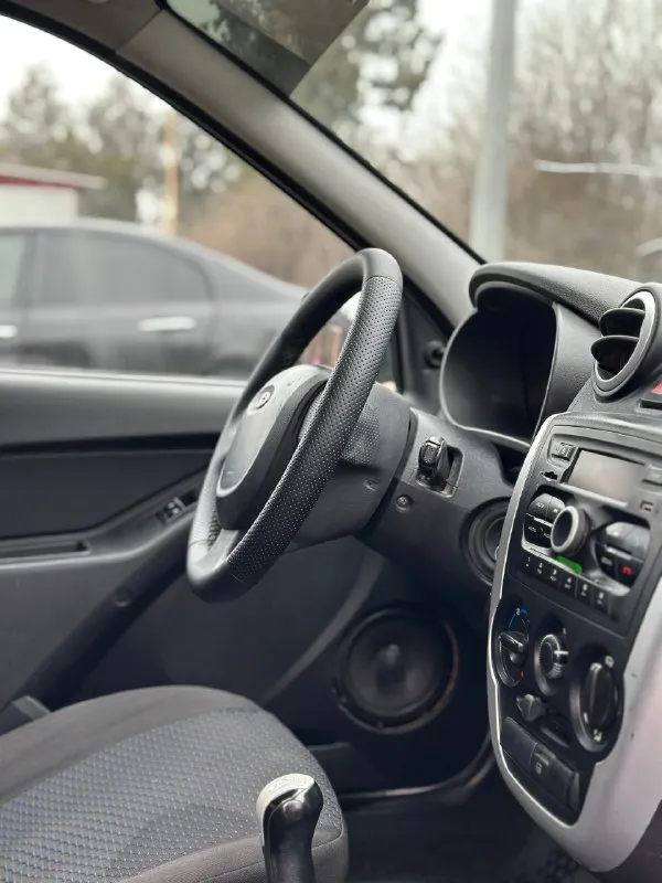 ✅продам гранту\ ваз granta✅ ✅ ваз гранта/ ваз granta✅ год: 2015г ( эксплуатация с 2016г ) : 1.6 8w пробег: 153.000 км цвет: белый комплектация: эур, abs, подогрев заднего стекла, стеклоподъемники, центральный замок, 2 ключа, резина лето/зима. описание: автомобиль без дтп, без рыжиков, коробка работает идеально, вся техническая часть работает идеально, не дымит, не троит, не пинается, машина вся обслужена. г. луганск цена: 459.000 торг +79595000001 📞 звоните: +7(959)5000001 - фотография - 6