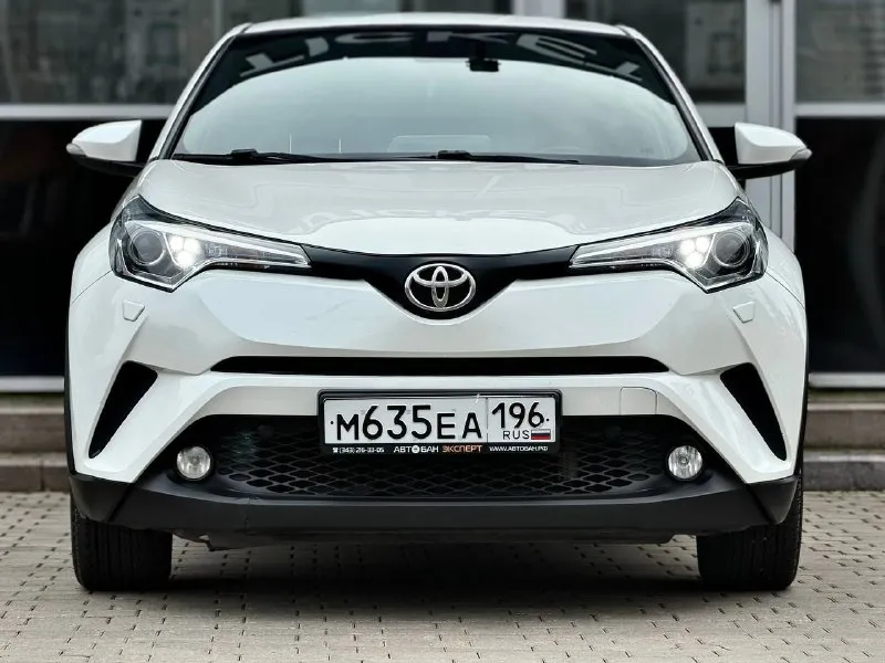 Продам toyota c-hr год:2019 пробег:156.000км цена:1.720.000₽ торг мотор:2литр коробка:автоматическая 7ступеней номер: +79495011956 или +79491003435 телеграмм ват сап авто в отличном состоянии без каких либо вложений! техническая часть авто не побоюсь этого слова новая! по кузову у авто тоже замечаний нет не ржавчины не вмятин, кузов отполирован и покрыт керамикой, салон в хорошем состоянии чистый без дырок и посторонних запахов, авто любили и ухаживали, машинка в хорошей комплектации:раздельный климат контроль, парктроник зад перед, электра ручник, мульти руль, подогревы сидений и руля, камера заднего вида, большой монитор, aux, bt. car play, датчик света и дождя, полный бортовой компьютер, три стиля вождения:есо, sport, comfort, и много всего остального! два комплекта ключей! больше информации по телефону - фотография - 5