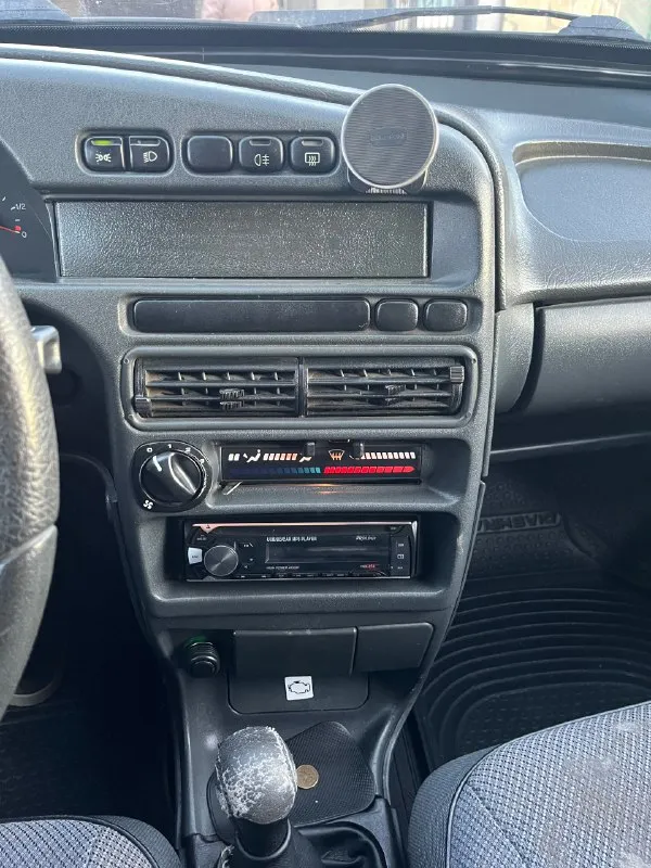 Продам ваз 2114 цена: 220000 2008 год 1,6(81 л. с.) по птс 2 владельца по факту 1 (отец и дочка) машина в отличном техническом состоянии не троит, не дымит коробка переключается без хрустов, все передачи на месте по кузову в отличном состоянии (стаканы лонжероны без рыжиков, днище пороги без единой дырки) стоит простенькая музыка, два стеклоподъемника, магнитола с блютузом, центральный замок и сигнализация с документами полный порядок осмотр г. луганск все вопросы +7 (959) 124-34-14 📞 звоните: +7(959)1243414 - фотография - 7