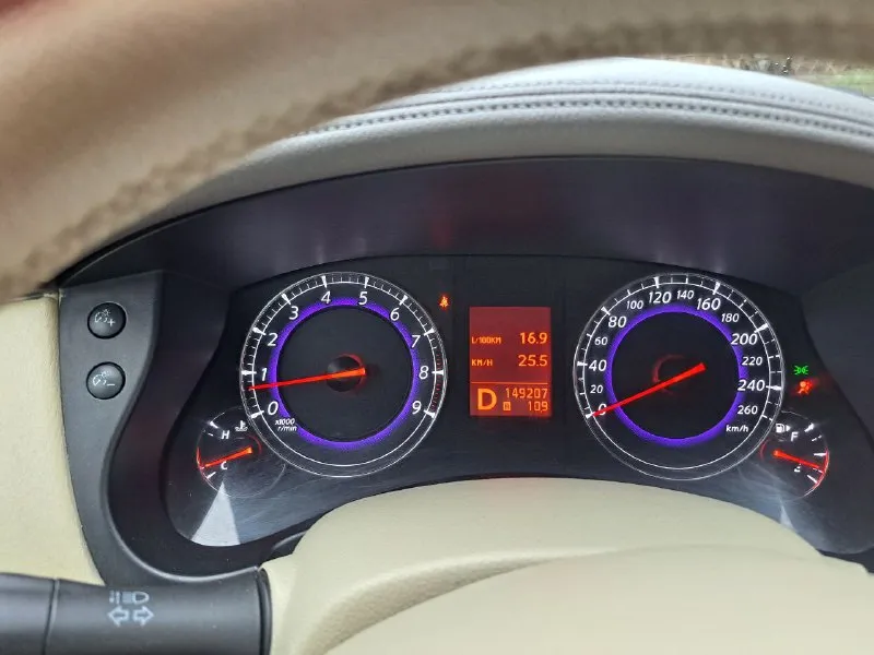 📢 срочно продам или обмен на skoda octavia (а7), возможна доплата в любую сторону. ✅автомобиль premium-класса: infinity ex35 объем:v6, 3,5 л, 302л. с. бензин ✅год:2008 (в рф с 12.2022г) автотека зеленая, электронный птс ✅пробег:150 т. км. (!) подтвержден, все «детские» болячки устранены (металлизированные прокладки и датчик давления масла от mitsubishi) ✅ полный привод. 5-ст акпп работает в штатном режиме не дергает, не пинает! ✅ замена масла двс каждые 5т. км. ✅описание: машина полностью обслужена и не основная в семье (для удовольствия). кузов без ржавчины, близок к идеалу. сейчас осталась без гаража - жалко любимицу! ✅богатая комплектация: электропривод сидений, руля и зеркал, память руля и сиденья водителя, люк, подогревы, камеры 360, датчик света, бесключевой доступ, старт/стоп, климат-и круиз-контроль, звук bose, led оптика, мультируль, парктроники, bluetooth, aux и т. д. ✅цена: 1,25 ( на обмен 1,35) ✅контакты: +7(949)370-72-52 📢 цена снижена, пока не продан интересующий вариант. - фотография - 4