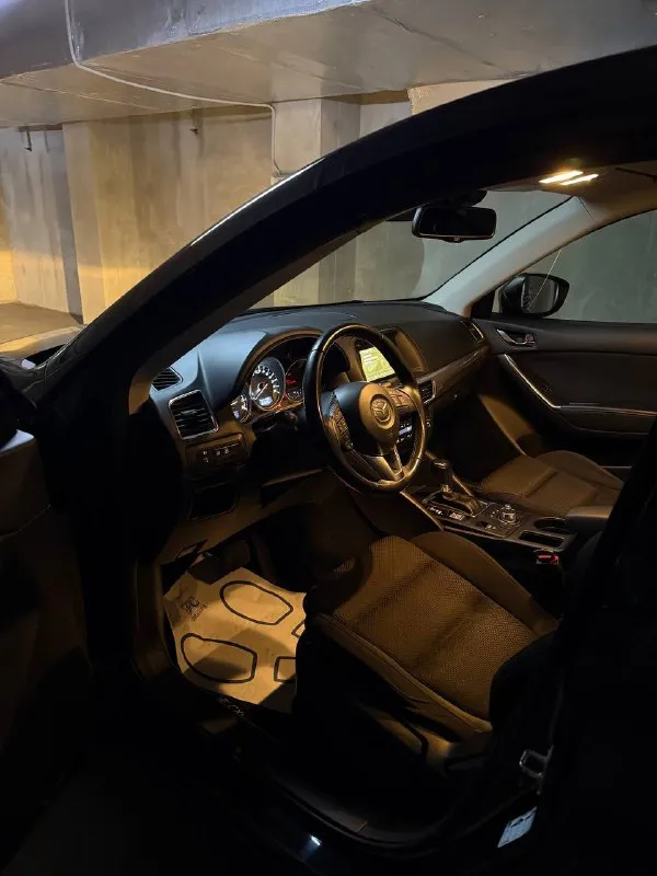 Mazda cx5🔥 2016 год рестайлинг‼️ птс оригинал 1 хоз‼️ мотор 2.0 бензин 149🐎 автомат пробег 180000 км без дтп и без окрасов салон в идеале два ключа коробка и двигатель в идеале хорошая зимняя резина круиз контроль раздельный климат контроль мульти руль подогрев сидений полный электропакет хорошая музыка +79493173682 1.440.000₽ - фотография - 4