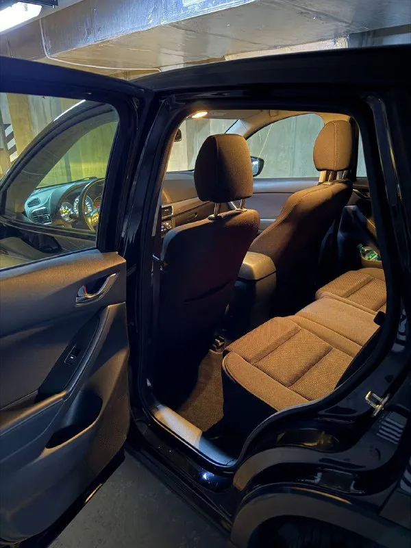 Mazda cx5🔥 2016 год рестайлинг‼️ птс оригинал 1 хоз‼️ мотор 2.0 бензин 149🐎 автомат пробег 180000 км без дтп и без окрасов салон в идеале два ключа коробка и двигатель в идеале хорошая зимняя резина круиз контроль раздельный климат контроль мульти руль подогрев сидений полный электропакет хорошая музыка +79493173682 1.440.000₽ - фотография - 5