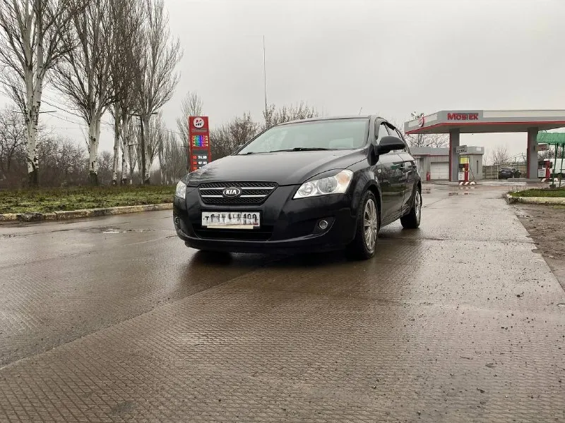 Продам kia ceed 2008год мотор 2.0 газ/бензин коробка автомат(aisin), пробег 167 тысяч км (оригинальный) цена 730₽ автомобиль в полной комплектации,3 ключа и сервисная книжка
Сигнализация
Датчик дождя света
﻿﻿Подогрев сидений, руля
﻿﻿Парктроники
Климат контроль 2-х зонный
﻿﻿Музыка aux/cd/usb/
Один владелец, зеленая автотека без дтп и выплат, гаражное хранение, авто в хорошем обслуженном состоянии в коробке масло меняется каждые 30 тыс, всё имеется для комфотрной езды, покупкой будете довольны!! Двигатель коробка и ходовая часть без нареканий и без посторонних шумов все работает в штатном режиме так как и должно работать салон чистый не прокуренный, документы в порядке без штрафов запретов и каких либо ограничений переоформление в мрэо (могу присутствовать )все остальные вопросы по тел +79494936731, находиться в макеевке, торг уместен - фотография - 2