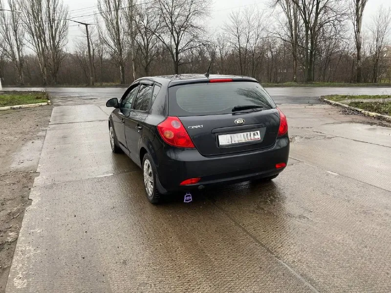 Продам kia ceed 2008год мотор 2.0 газ/бензин коробка автомат(aisin), пробег 167 тысяч км (оригинальный) цена 730₽ автомобиль в полной комплектации,3 ключа и сервисная книжка
Сигнализация
Датчик дождя света
﻿﻿Подогрев сидений, руля
﻿﻿Парктроники
Климат контроль 2-х зонный
﻿﻿Музыка aux/cd/usb/
Один владелец, зеленая автотека без дтп и выплат, гаражное хранение, авто в хорошем обслуженном состоянии в коробке масло меняется каждые 30 тыс, всё имеется для комфотрной езды, покупкой будете довольны!! Двигатель коробка и ходовая часть без нареканий и без посторонних шумов все работает в штатном режиме так как и должно работать салон чистый не прокуренный, документы в порядке без штрафов запретов и каких либо ограничений переоформление в мрэо (могу присутствовать )все остальные вопросы по тел +79494936731, находиться в макеевке, торг уместен - фотография - 4