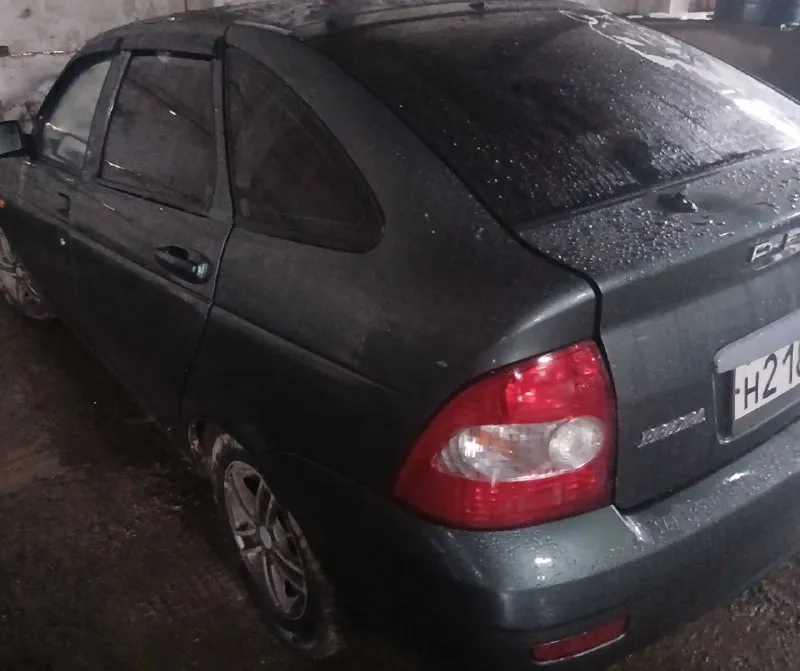 Цена - 250000 город:донецк марка/модель: ваз приора год выпуска : 2011 пробег: 330000 двигатель: 1.6 л. 98л. с тип кпп:мкпп описание:машина технически в отличном состоянии после капиталки, отьездил 50-60к коробка новая отьездила так же 50-60 прошитая+проточка. из недостатков : нужно менять грм, скоро менять масло необходимо занятся салоном а именно дверными картами не успел доделать минимум рыжиков на стыках, небольшие вмятины по кузову остальное в лс, торг или обмен уместен 79064265925 тг 📲 tg: воин 🇷🇺 📞 звоните: +7(906)4265925 - фотография - 5