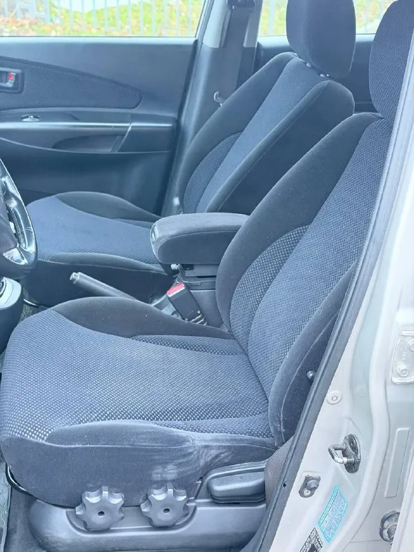 Продам hyundai tucson хендай тиксон 2007 цена: 1 090 000₽ год: 2007 ✅ полный привод ✅ оригинальный пробег ✅ пробег 74 000 км. ✅ двигатель 2.0 мкпп автомобиль в хорошем состоянии. таких вариантов остались единицы. можно сказать музей. в самой надежной связке 2.0 на 5-ти ступенчатой механике. привод полный. работает тихо ровно не дымит, по коробке так же нареканий нет. вин номер и номер двигателя читаются! последние 15 лет в одних руках. большую часть стояла в гараже от этого и маленький пробег. по подвеске ни стуков ни грюков. салон чистый опрятный. хорошая комплектация. кузов без рыжиков и жуков весь в родном окрасе за исключением нескольких элементов. оригинальные r16 диски плюс запасное колесо на литье. юридически чистая. осмотр луганск +79595044880 (telegram, whatsapp) 📞 звоните: +7(959)5044880 - фотография - 7