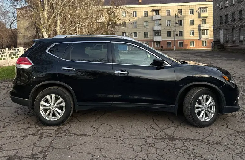 Nissan rogue 2016 надёжный японец двигатель 2.5 ( 171 л. с ) бензин | газ ( вписан в птс ) коробка автомат пробег 107000 км бесключевой доступ запуск с кнопки start | stop 4 стеклоподъёмника электро зеркала электрорегулировки водительского сидения 2-х зонный климат контроль круиз контроль мультируль беспроводная связь bluetooth бортовой компьютер обогрев заднего стекла режимы sport | eco abs | esp разъемы usb | aux | 12v камера заднего вида датчики давления шин датчик света bi-led модули ( очень хороший свет ) дневные ходовые огни противотуманные фары рейлинги диски r17 2 комплекта резины лето/зима 2 комплекта ковриков лето/зима собственник. владею авто 5 лет. родной пробег. в машине работает абсолютно всё. самый надёжный мотор в линейке. на газу эксплуатировалась только во времена сложностей с наличием бензина. машина очень резвая по сравнению с 2-х литровыми версиями цена: 1.750.000 разумный торг у капота. енакиево. +79493386613 феникс и телеграмм 📲 tg: @position_el 📞 звоните: +7(949)3386613 - фотография - 4