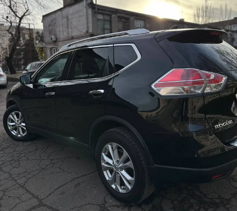 Nissan rogue 2016 надёжный японец двигатель 2.5 ( 171 л. с ) бензин | газ ( вписан в птс ) коробка автомат пробег 107000 км бесключевой доступ запуск с кнопки start | stop 4 стеклоподъёмника электро зеркала электрорегулировки водительского сидения 2-х зонный климат контроль круиз контроль мультируль беспроводная связь bluetooth бортовой компьютер обогрев заднего стекла режимы sport | eco abs | esp разъемы usb | aux | 12v камера заднего вида датчики давления шин датчик света bi-led модули ( очень хороший свет ) дневные ходовые огни противотуманные фары рейлинги диски r17 2 комплекта резины лето/зима 2 комплекта ковриков лето/зима собственник. владею авто 5 лет. родной пробег. в машине работает абсолютно всё. самый надёжный мотор в линейке. на газу эксплуатировалась только во времена сложностей с наличием бензина. машина очень резвая по сравнению с 2-х литровыми версиями цена: 1.750.000 разумный торг у капота. енакиево. +79493386613 феникс и телеграмм 📲 tg: @position_el 📞 звоните: +7(949)3386613 - фотография - 5