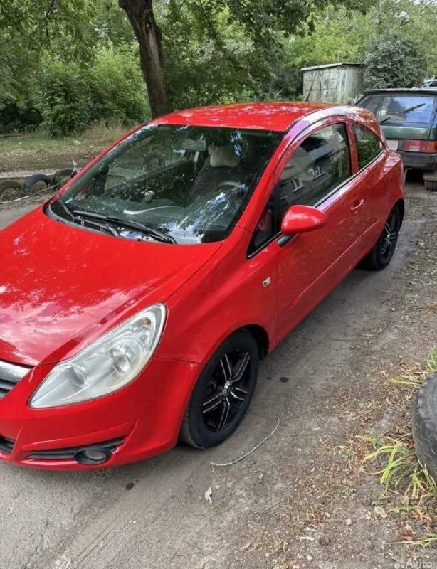 Opel corsa d, 2007 год, робот, пробег 208.000км 2 подушки безопасности ﻿кондиционер работает отлично, недавно заправлен ﻿усилитель руля ﻿электропривод и обогрев зеркал ﻿регулировка сиденья водителя по высоте ﻿электростеклоподьёмники -центральный замок -иммобилайзер ﻿штатная аудиоподготовка 4 динамика антенна, магнитола с экраном и возможностью подключить камеру заднего вида ﻿регулировка передних ремней безопасности по высоте -полноразмерное запасное колесо-стальной диск -обогрев передних сидений немецкая сборка по кузову есть косяки, машина не новая, все видно на фото ходовка сделана пару дней назад, ничего не стучит, не гремит, новый генератор новая зимняя резина на литых оригинальных дисках 550.000р торг +79498181303 📞 звоните: +7(949)8181303 - фотография - 4