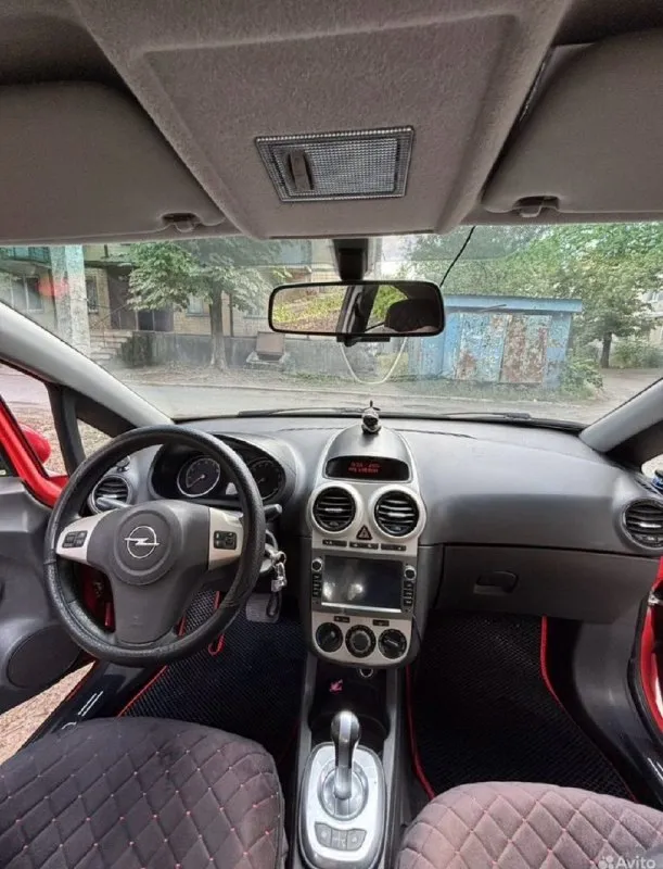Opel corsa d, 2007 год, робот, пробег 208.000км 2 подушки безопасности ﻿кондиционер работает отлично, недавно заправлен ﻿усилитель руля ﻿электропривод и обогрев зеркал ﻿регулировка сиденья водителя по высоте ﻿электростеклоподьёмники -центральный замок -иммобилайзер ﻿штатная аудиоподготовка 4 динамика антенна, магнитола с экраном и возможностью подключить камеру заднего вида ﻿регулировка передних ремней безопасности по высоте -полноразмерное запасное колесо-стальной диск -обогрев передних сидений немецкая сборка по кузову есть косяки, машина не новая, все видно на фото ходовка сделана пару дней назад, ничего не стучит, не гремит, новый генератор новая зимняя резина на литых оригинальных дисках 550.000р торг +79498181303 📞 звоните: +7(949)8181303 - фотография - 7